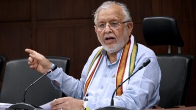 लखनऊ में मुख्यमंत्री योगी आदित्यनाथ की अध्यक्षता में हुई कैबिनेट बैठक में छात्रों और युवाओं के हित में कई महत्वपूर्ण फैसले लिए गए। वित्तीय वर्ष 2025-26 में छात्रवृत्ति से वंचित 2.76 लाख पात्र छात्रों के लिए ₹551.85 करोड़ मंजूर किए गए। स्वामी विवेकानंद युवा सशक्तीकरण योजना के तहत 25 लाख टैबलेट खरीदने को भी मंजूरी मिली। वहीं राजकीय चिकित्सा संस्थानों के MBBS-BDS इंटर्न का मासिक भत्ता ₹12 हजार से बढ़ाकर ₹25 हजार कर दिया गया।