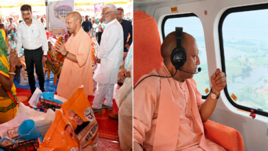 बलिया में मुख्यमंत्री योगी आदित्यनाथ ने बाढ़ प्रभावित क्षेत्रों का हवाई निरीक्षण कर 1500 परिवारों को राहत सामग्री और मेडिकल किट वितरित की। उन्होंने कहा कि सरकार करीब 50 किलो की राहत किट उपलब्ध करा रही है और हर पीड़ित के साथ खड़ी है। सीएम ने घाघरा नदी की ड्रेजिंग, बाबा भृगु के नाम पर मेडिकल कॉलेज, बाढ़ समस्या के स्थायी समाधान और 60 वर्ष से अधिक महिलाओं को निशुल्क बस यात्रा की घोषणा की।