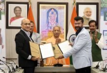 मुख्यमंत्री योगी आदित्यनाथ ने कहा कि यूपीएग्रीज उत्तर प्रदेश की कृषि को उत्पादकता से समृद्धि और भविष्य की अर्थव्यवस्था की ओर ले जाने वाली महत्वपूर्ण पहल है। विश्व बैंक समर्थित करीब 4,000 करोड़ रुपये की परियोजना के तहत गूगल, आईटीसी, एक्वाब्रिज और नेटवर्क फॉर ह्यूमैनिटी के साथ हुए एमओयू से पूर्वी उत्तर प्रदेश व बुंदेलखंड के 28 जिलों में कृषि उत्पादकता, किसान आय, जलवायु अनुकूल खेती, डिजिटल कृषि, मत्स्य पालन, प्रोसेसिंग और निर्यात को बढ़ावा मिलेगा। परियोजना से लाखों किसानों और महिलाओं को लाभ पहुंचेगा।