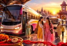 रक्षाबंधन के अवसर पर उत्तर प्रदेश सरकार ने महिलाओं की यात्रा को सुगम और सुरक्षित बनाने के लिए बड़ा फैसला लिया है। मुख्यमंत्री योगी आदित्यनाथ के निर्देश पर अब महिलाओं और एक सहयात्री को 27 अगस्त सुबह 6 बजे से 29 अगस्त मध्यरात्रि तक यूपी रोडवेज बसों में निःशुल्क यात्रा की सुविधा मिलेगी। प्रदेशभर में अतिरिक्त बसों का संचालन, सुरक्षा, यातायात प्रबंधन, सीसीटीवी, पेयजल और प्राथमिक उपचार की व्यवस्था सुनिश्चित की जाएगी। प्रमुख धार्मिक व पर्यटन स्थलों पर विशेष यातायात प्रबंधन भी किया जाएगा।