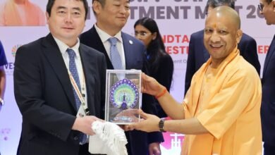 यूपी-जापान इन्वेस्टमेंट मीट में मुख्यमंत्री योगी आदित्यनाथ ने प्रमुख कंपनियों के सीईओ और बिजनेस लीडर्स के साथ राउंड टेबल बैठक की। उन्होंने कहा कि पिछले नौ वर्षों में उत्तर प्रदेश में 360 डिग्री बदलाव हुआ है और प्रदेश अब भारत के प्रमुख ड्रीम इन्वेस्टमेंट डेस्टिनेशन के रूप में उभरा है। मुख्यमंत्री ने निवेशकों को हरसंभव सहयोग का भरोसा देते हुए कहा कि सरकार निवेश प्रक्रिया को सरल, पारदर्शी और समयबद्ध बनाने के साथ युवाओं की स्किलिंग, इंफ्रास्ट्रक्चर और कनेक्टिविटी को लगातार मजबूत कर रही है।