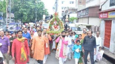 सावन माह में वाराणसी में मारवाड़ी युवा फाउंडेशन अरिदम परिवार द्वारा 651 कांवड़ियों के साथ भव्य बैजनाथ कांवड़ यात्रा निकाली गई। प्रदेश के आयुष राज्यमंत्री डॉ. दयाशंकर मिश्र 'दयालु' ने यात्रा का शुभारंभ किया। पूरे मार्ग में 'बोल बम' के जयघोष गूंजे और बाबा बैजनाथ मंदिर में गंगाजल से जलाभिषेक किया गया।