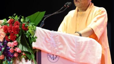 लखनऊ में यूपी-जापान इन्वेस्टमेंट मीट में मुख्यमंत्री योगी आदित्यनाथ ने उत्तर प्रदेश और जापान के बीच दीर्घकालिक साझेदारी को नई दिशा देने की बात कही। यामानाशी की एमएसएमई कंपनियों के लिए 600 करोड़ रुपये के फंड की घोषणा को निवेश के बढ़ते भरोसे का संकेत बताया गया। जापानी कंपनियों को यूपी में निवेश और ग्लोबल कैपेबिलिटी सेंटर स्थापित करने का न्योता दिया गया। ग्रीन हाइड्रोजन, मैन्युफैक्चरिंग, स्किल डेवलपमेंट, पर्यटन और टेक्नोलॉजी के क्षेत्र में सहयोग बढ़ाने पर जोर दिया गया।