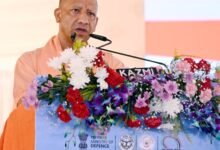 लखनऊ में मुख्यमंत्री योगी आदित्यनाथ ने रक्षा मंत्री राजनाथ सिंह के साथ 101 करोड़ रुपये की 12 विकास परियोजनाओं का शिलान्यास किया। सीएम ने कहा कि इस वर्ष के अंत तक गोमती नदी को स्वच्छ बनाने का लक्ष्य पूरा किया जाएगा। उन्होंने लखनऊ के स्मार्ट सिटी के रूप में बदलाव, डिफेंस कॉरिडोर, एक्सप्रेसवे, मेट्रो, एयर कनेक्टिविटी और सैन्य बलों में उत्तर प्रदेश की महत्वपूर्ण भूमिका का उल्लेख किया।