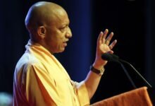 मथुरा में मुख्यमंत्री योगी आदित्यनाथ ने श्रीकृष्ण जन्माष्टमी के अवसर पर 1051 करोड़ रुपये की 229 विकास परियोजनाओं का लोकार्पण और शिलान्यास किया। वृंदावन में स्वामी हरिदास प्रेक्षागृह समेत कई परियोजनाओं की सौगात दी गई। सीएम ने ब्रज की सांस्कृतिक विरासत, सनातन परंपरा, पर्यटन विकास और मजबूत कानून व्यवस्था पर जोर दिया। उन्होंने कहा कि भारत अपनी विरासत से जुड़कर ही विकसित और आत्मनिर्भर राष्ट्र बनेगा।