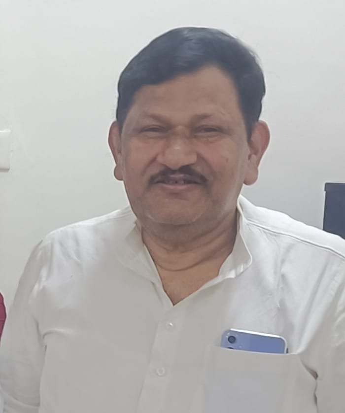 वाराणसी में भाजपा ने आगामी विधानसभा चुनाव की तैयारियों के बीच काशी क्षेत्र की नई क्षेत्रीय कार्यसमिति घोषित कर दी है। प्रदेश अध्यक्ष पंकज चौधरी की संस्तुति पर क्षेत्रीय अध्यक्ष अशोक चौरसिया ने टीम का गठन किया। नई कार्यसमिति में 16 जिलों को प्रतिनिधित्व देते हुए सामाजिक और संगठनात्मक संतुलन साधा गया है। नवरतन राठी को वरिष्ठ उपाध्यक्ष बनाए जाने पर व्यापारी, सामाजिक संगठनों और मीडिया जगत में हर्ष का माहौल है।