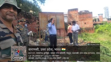 वाराणसी के भदैनी क्षेत्र स्थित ऐतिहासिक गौरा माई तालाब को नगर निगम ने अवैध कब्जों और कथित फर्जीवाड़े से मुक्त कराकर अपने नियंत्रण में ले लिया है। एसडीएम सदर के 14 सितंबर 2026 के आदेश के अनुपालन में करीब 2.2 एकड़ भूमि का सीमांकन कर सरकारी संपत्ति का बोर्ड लगाया गया। राजस्व अभिलेखों में भूमि को पुनः ताल मशहूर गौरामाई यानी जलमग्न भूमि के रूप में दर्ज करने का आदेश दिया गया है। नगर निगम ने तालाब की सफाई भी शुरू कर दी है।