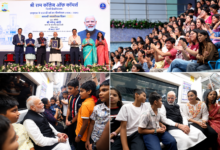 नई दिल्ली में श्रीराम कॉलेज ऑफ कॉमर्स (SRCC) के शताब्दी समारोह को संबोधित करते हुए प्रधानमंत्री नरेन्द्र मोदी ने अपनी सरकार की उपलब्धियां गिनाईं। उन्होंने कहा कि पिछले 12 वर्षों में भारत ‘नीतिगत पंगुता’ की छवि से निकलकर दुनिया की सबसे तेजी से बढ़ती अर्थव्यवस्थाओं में शामिल हुआ है। मोदी ने 2013 के अपने SRCC भाषण को याद करते हुए कहा कि उस समय रखे गए संकल्पों और विजन को सरकार ने साकार करने की दिशा में काम किया है। उन्होंने विपक्ष पर भी तीखा तंज कसा।