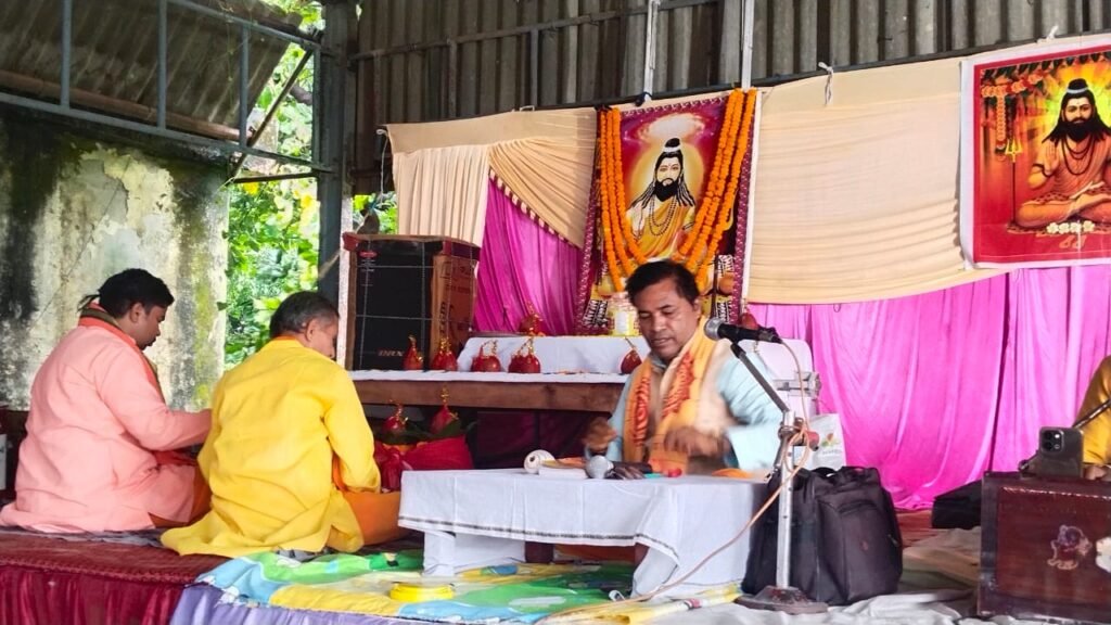 बीरपुर चौराहे पर विधि-विधान से हुई पूजा-अर्चना, बड़ी संख्या में महिला-पुरुष हुए शामिल; वक्ताओं ने बाबा गणिनाथ के सामाजिक संदेश को याद किया