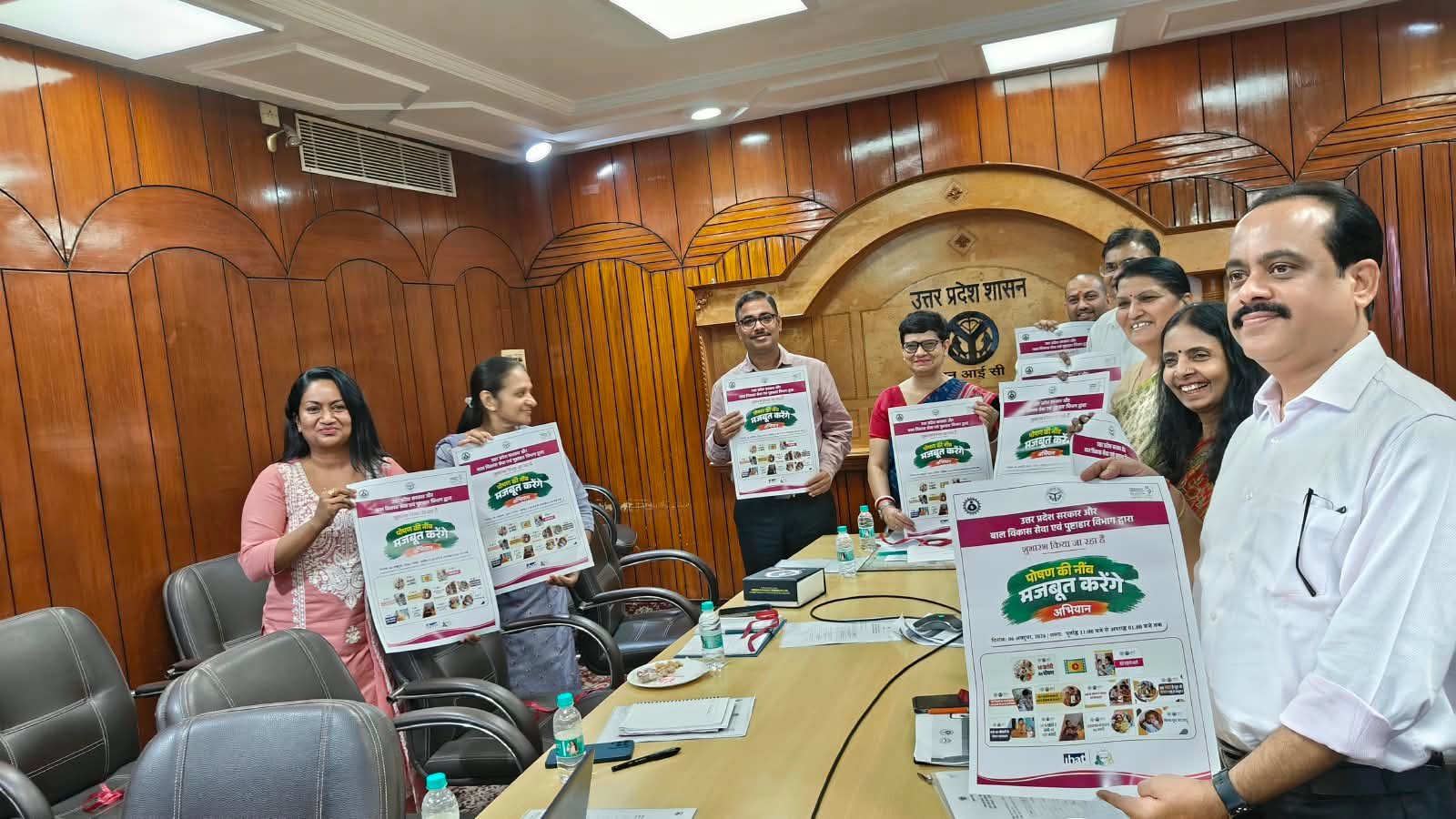 उत्तर प्रदेश में 9वें राष्ट्रीय पोषण माह-2026 के तहत राज्य स्तरीय पोषण पाठशाला का आयोजन किया गया। ‘मेरी कटोरी, मेरा पोषण’ संदेश के साथ आयोजित डिजिटल कार्यक्रम में 1,03,467 डिवाइस के माध्यम से प्रतिभागियों ने सहभागिता की। एक डिवाइस से कई लोगों के जुड़ने के कारण करीब 4.5 लाख लाभार्थियों और प्रतिभागियों तक पोषण संदेश पहुंचा। कार्यक्रम में छह माह की आयु पूरी होने के बाद बच्चों को सही समय पर पौष्टिक ऊपरी आहार देने और उसके महत्व को लेकर जागरूक किया गया।