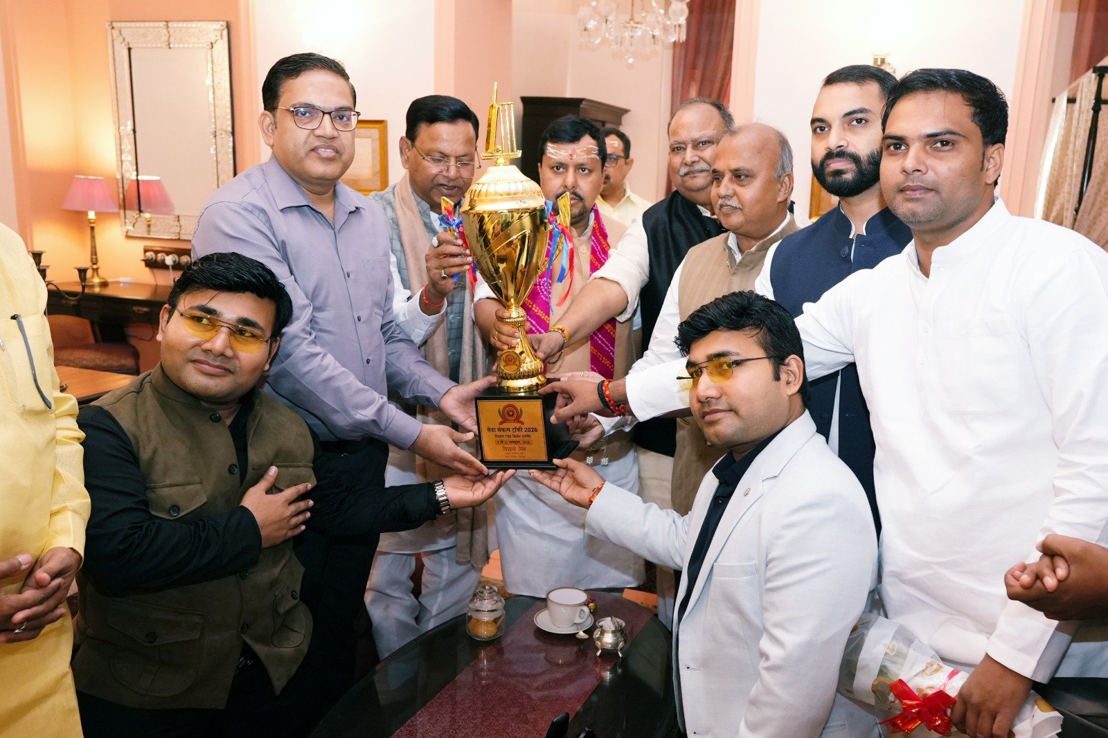 वाराणसी में प्रधानमंत्री नरेंद्र मोदी के जन्मदिवस के अवसर पर आयोजित सेवा संकल्प माह के तहत प्रस्तावित टी-20 नेशनल दिव्यांग क्रिकेट प्रतियोगिता की ‘सेवा संकल्प ट्रॉफी’ का अनावरण किया गया। भाजपा के राष्ट्रीय अध्यक्ष नितिन नबीन ने ट्रॉफी का अनावरण करते हुए कहा कि दिव्यांगता शरीर की नहीं, मन की होती है। उन्होंने कहा कि अवसर और उचित मंच मिलने पर दिव्यांग खिलाड़ी अपनी प्रतिभा से देश-दुनिया में पहचान बना सकते हैं। प्रतियोगिता में विभिन्न राज्यों की दिव्यांग क्रिकेट टीमें हिस्सा लेंगी।