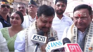 वाराणसी में भाजपा के राष्ट्रीय अध्यक्ष नितिन नवीन ने नेता प्रतिपक्ष राहुल गांधी पर तीखा हमला बोला। काशी विश्वनाथ मंदिर में दर्शन के बाद उन्होंने राहुल गांधी से इस्तीफा देने की मांग की और आरोप लगाया कि वे घुसपैठियों को संरक्षण दे रहे हैं। निर्वाचन आयोग को लेकर राहुल गांधी के सवालों पर भी नवीन ने निशाना साधते हुए भाजपा की सक्रियता और संगठनात्मक कार्यों को रेखांकित किया।