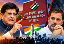 नई दिल्ली में भाजपा ने चुनाव आयोग और केंद्र सरकार के बीच साठगांठ के कांग्रेस और विपक्ष के आरोपों को खारिज किया। केंद्रीय मंत्री पीयूष गोयल ने कहा कि प्रधानमंत्री नरेंद्र मोदी के नेतृत्व में चुनाव आयोग को स्वतंत्र रूप से काम करने की स्वायत्तता मिली है। उन्होंने राहुल गांधी पर निशाना साधते हुए कांग्रेस के पुराने रिकॉर्ड, मुख्य चुनाव आयुक्तों की नियुक्तियों और राजनीतिक लाभ के आरोपों का उल्लेख किया। भाजपा ने एसआईआर प्रक्रिया का समर्थन करते हुए विपक्ष के ‘वोट चोरी’ आरोपों को बेबुनियाद बताया।