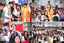 वाराणसी में आयोजित ‘युवा संवाद’ कार्यक्रम में भाजपा के राष्ट्रीय अध्यक्ष नितिन नबीन ने युवाओं को 2047 तक विकसित भारत के लक्ष्य से जुड़ने का आह्वान किया। उन्होंने स्टार्टअप, आईटी, एआई, सेमीकंडक्टर, मेडिकल शिक्षा, टेक्सटाइल और इंफ्रास्ट्रक्चर में बढ़ते अवसरों का उल्लेख किया। नबीन ने कहा कि आज की युवा पीढ़ी परिवर्तन की वाहक है और उसकी बात सुनना जरूरी है। उन्होंने युवाओं से लक्ष्य के प्रति समर्पण, शॉर्टकट से बचने और देश के विकास में सक्रिय योगदान देने की अपील की।
