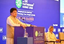 केंद्रीय वाणिज्य एवं उद्योग मंत्री पीयूष गोयल ने नई दिल्ली में 31वें CII Partnership Summit के पूर्वावलोकन समारोह में भारत की आर्थिक क्षमता पर भरोसा जताया। उन्होंने कहा कि भारत चालू वर्ष में 1 ट्रिलियन डॉलर निर्यात लक्ष्य हासिल कर सकता है और 7 प्रतिशत से अधिक विकास दर बनाए रखेगा। गोयल ने मुक्त व्यापार समझौतों, तकनीकी विकास, निवेश, MSME और वैश्विक साझेदारी पर जोर दिया। उन्होंने 2047 तक भारत को विकसित राष्ट्र बनाने के लक्ष्य और आंध्र प्रदेश की विकास क्षमता को भी रेखांकित किया।