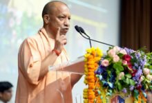 लखनऊ में टेक संगम 2026 सम्मेलन में मुख्यमंत्री योगी आदित्यनाथ ने कहा कि एआई और डीपफेक के दौर में भी अपराधी कानून से बच नहीं पाएंगे। यूपीएसआईएफएस में LEXQ सेंटर ऑफ एक्सीलेंस का शुभारंभ, कंसेंट मैनेजमेंट पोर्टल लॉन्च और ‘अभेद्य’ परियोजना की आधारशिला रखी गई। प्रदेश की 18 पुलिस रेंजों में फॉरेंसिक लैब विकसित की जा रही हैं। योगी सरकार का लक्ष्य 2030 तक पांच गीगावाट डेटा सेंटर क्षमता विकसित करना है। सम्मेलन में साइबर सुरक्षा, क्वांटम फॉरेंसिक्स और डिजिटल साक्ष्यों पर चर्चा हुई।